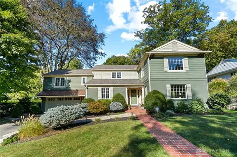 69 E Thruston Blvd, Oakwood, OH 45409