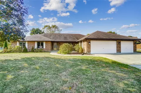2310 Monterey Dr, Xenia, OH 45385