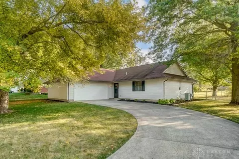 1896 Shady Ln, Dayton, OH 45432