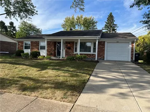 413 Neal Dr, Englewood, OH 45322