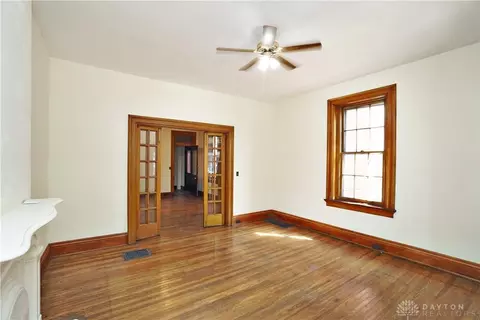 106 E University Ave, Cincinnati, OH 45219 photo 5