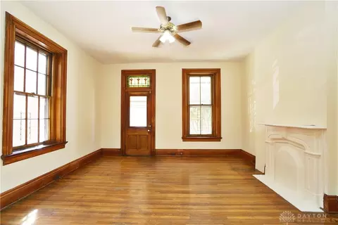 106 E University Ave, Cincinnati, OH 45219 photo 3
