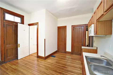 106 E University Ave, Cincinnati, OH 45219 photo 15