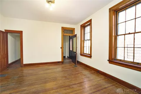 106 E University Ave, Cincinnati, OH 45219 photo 8