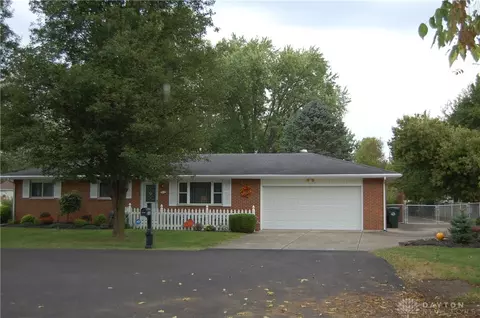 6201 Cedar Ln, Miamisburg, OH 45342