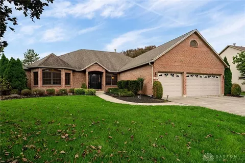 6691 Stillmead Dr, Dayton, OH 45414