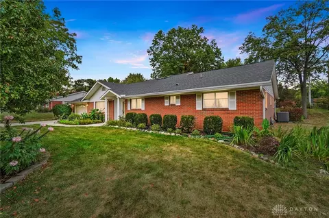 1254 De Quincy Dr, Dayton, OH 45434