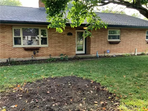 1070 Jeanette Dr, Dayton, OH 45432