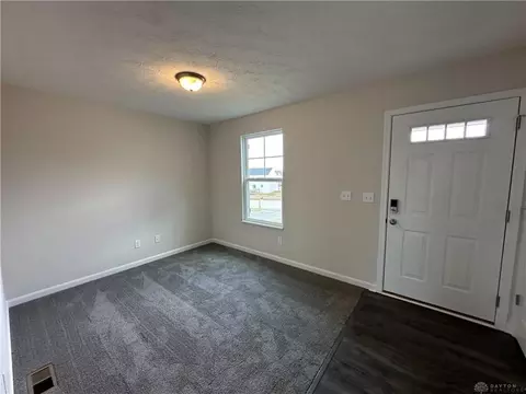2887 Pine Leaf Ct, Hamilton, OH 45013 photo 2
