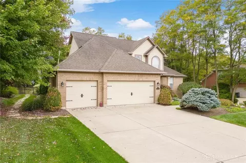 209 Crown Point Dr, Centerville, OH 45458 photo 3