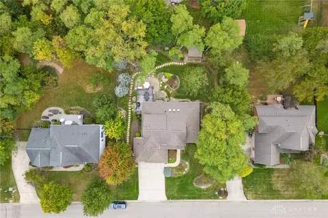209 Crown Point Dr, Centerville, OH 45458 photo 5