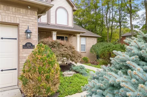209 Crown Point Dr, Centerville, OH 45458 photo 6