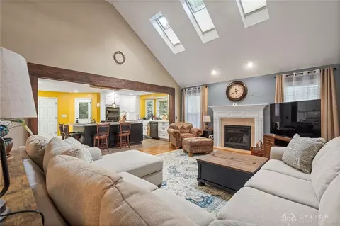 209 Crown Point Dr, Centerville, OH 45458 photo 13