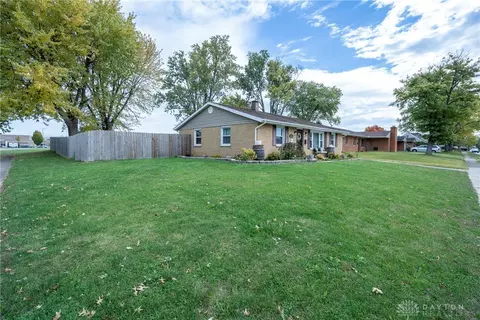 1702 Pueblo Dr, Xenia, OH 45385