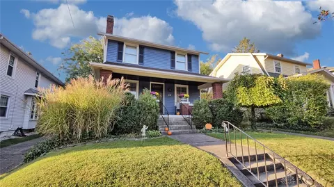 10 Wiltshire Blvd, Oakwood, OH 45419