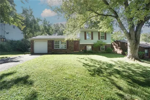 1923 Happy Valley Dr, Fairfield, OH 45014