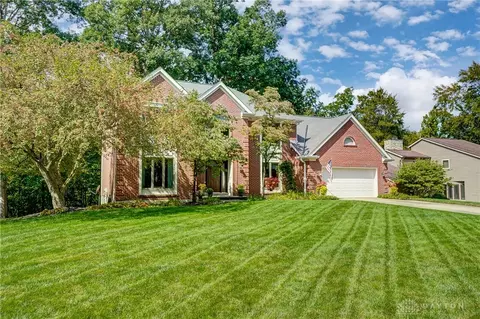 9967 Indian Springs Dr, Sharonville, OH 45241