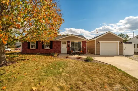 384 Glenapple Dr, New Carlisle, OH 45344