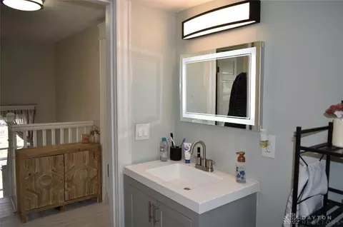 203 Davis St, Cincinnati, OH 45215 photo 16