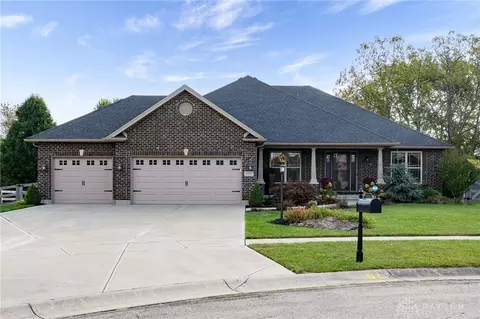 9262 Maxwells Xing, Centerville, OH 45458