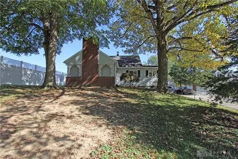 870 S Walnut Ave, Sidney, OH 45365 photo 2