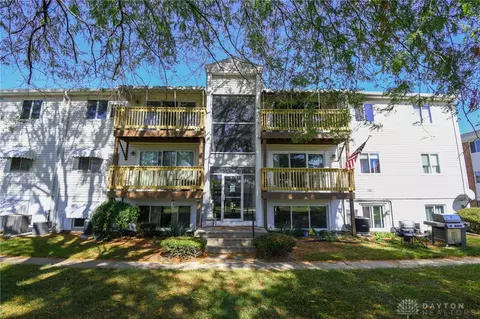 2260 Coach Dr #E, Dayton, OH 45440