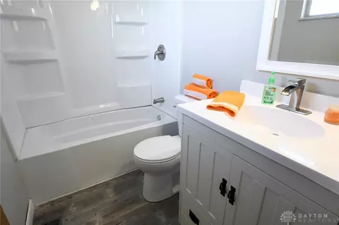 2260 Coach Dr #E, Dayton, OH 45440 photo 13
