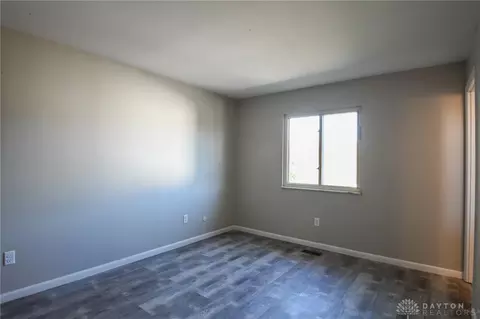 2260 Coach Dr #E, Dayton, OH 45440 photo 11
