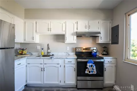 2260 Coach Dr #E, Dayton, OH 45440 photo 8