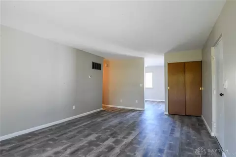 2260 Coach Dr #E, Dayton, OH 45440 photo 5