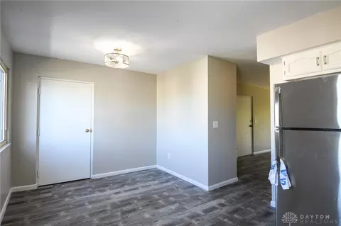 2260 Coach Dr #E, Dayton, OH 45440 photo 9