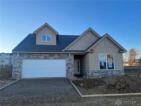 1013 Belfast Dr, Centerville, OH 45440