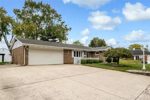 1860 Pennsylvania Dr, Xenia, OH 45385