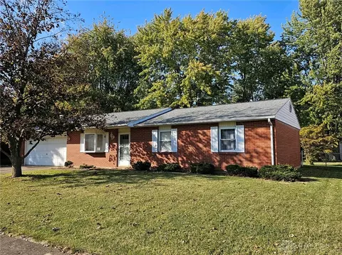 416 Little League Dr, Eaton, OH 45320