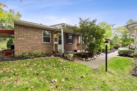 2077 Sunset Dr, Hamilton, OH 45013