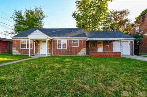 4 W Sherry Dr, Dayton, OH 45426