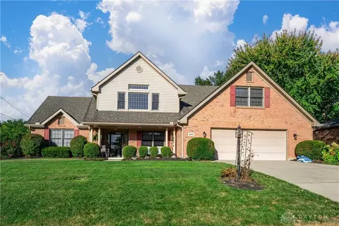 895 Cottonwood Creek Dr, Tipp City, OH 45371
