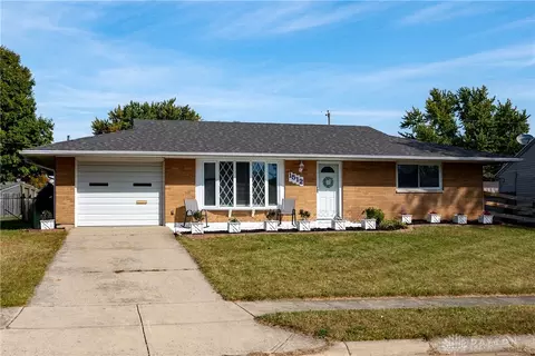 1512 Marinette Dr, Springfield, OH 45503