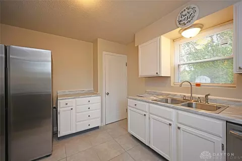 6652 Plainfield Rd, Cincinnati, OH 45236 photo 22