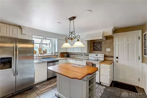 380 Chatham Dr, Kettering, OH 45429 photo 9