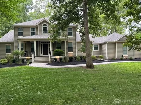 2321 Manistique Lakes Dr, Lebanon, OH 45036