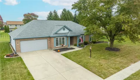 735 Chelsea Ln, Tipp City, OH 45371