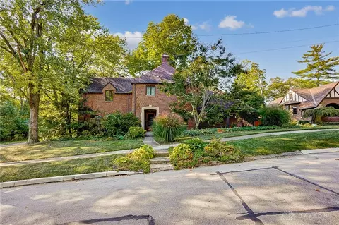 2585 Evelyn Dr, Kettering, OH 45409