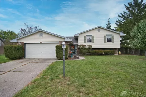 1937 Robinhood Dr, Miamisburg, OH 45342