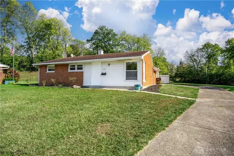 1142 Dayket Cir, Miamisburg, OH 45342