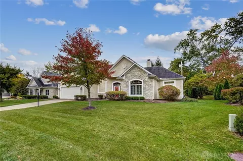 7480 Forest Creek Dr, Dayton, OH 45459