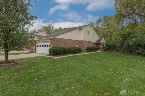 1663 Longbow Ln #A, West Carrollton, OH 45449