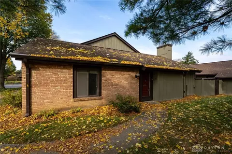 1459 Carriage Trace Blvd, Centerville, OH 45459