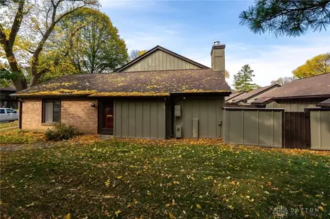 1459 Carriage Trace Blvd, Centerville, OH 45459 photo 2