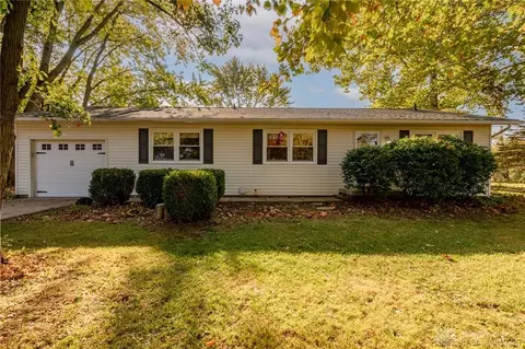 2817 W Jackson Rd, Springfield, OH 45502 photo 3